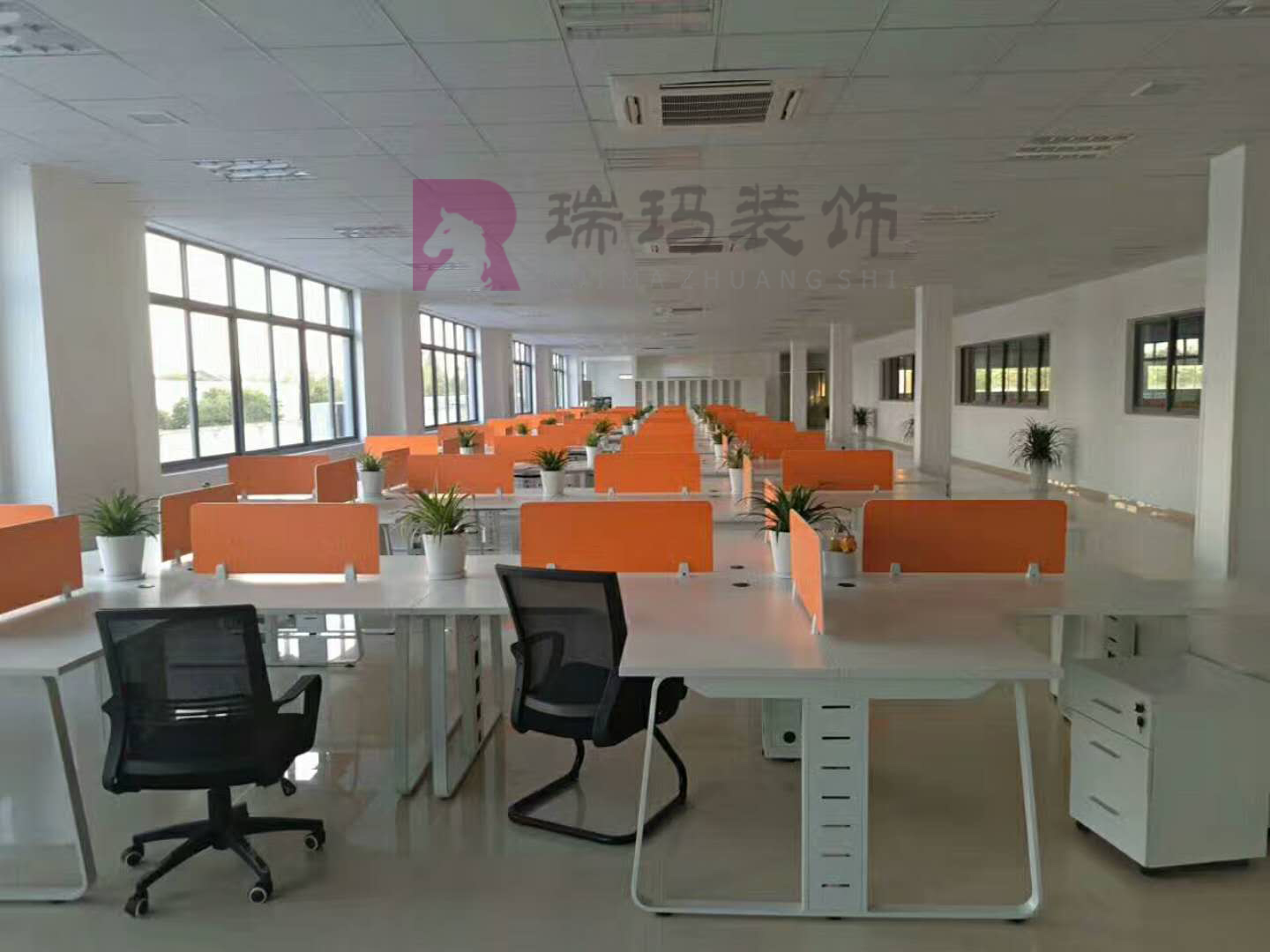 辦公區(qū)一角1